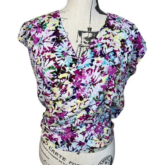 Cabi Floral Wrap Blouse Short Sleeves Colorful V Neck Back Slit Size XS - Picture 1 of 8